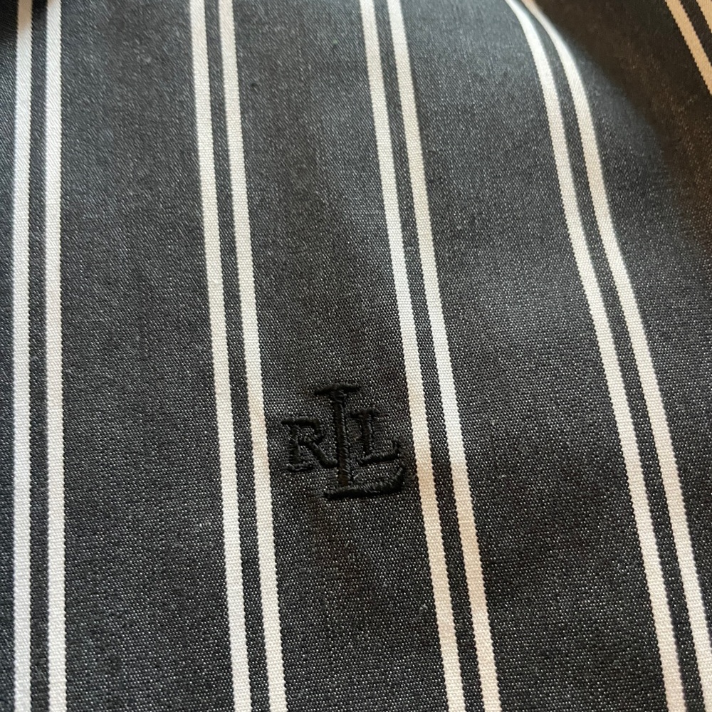 Like New, Lauren Ralph Lauren 100% Cotton Short Sleeve Button Down - Picture 3 of 5